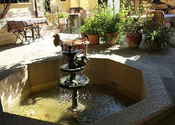 トゥンジャイ ペンション ゲストハウス *