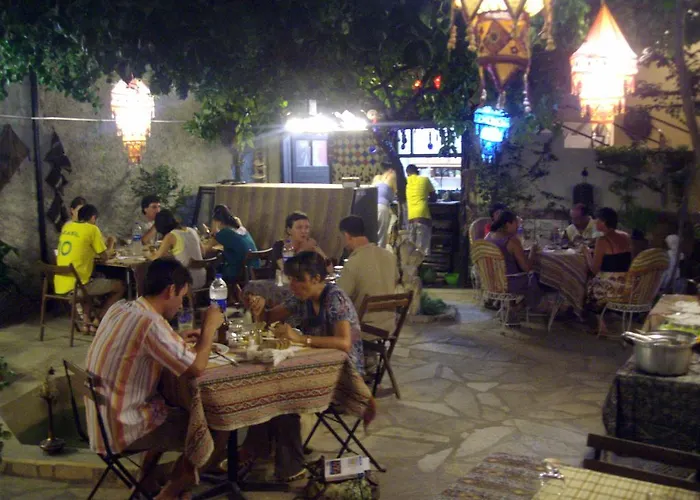 トゥンジャイ ペンション ゲストハウス *