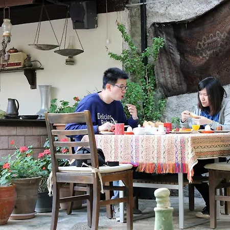 Tuncay Πανσιόν *